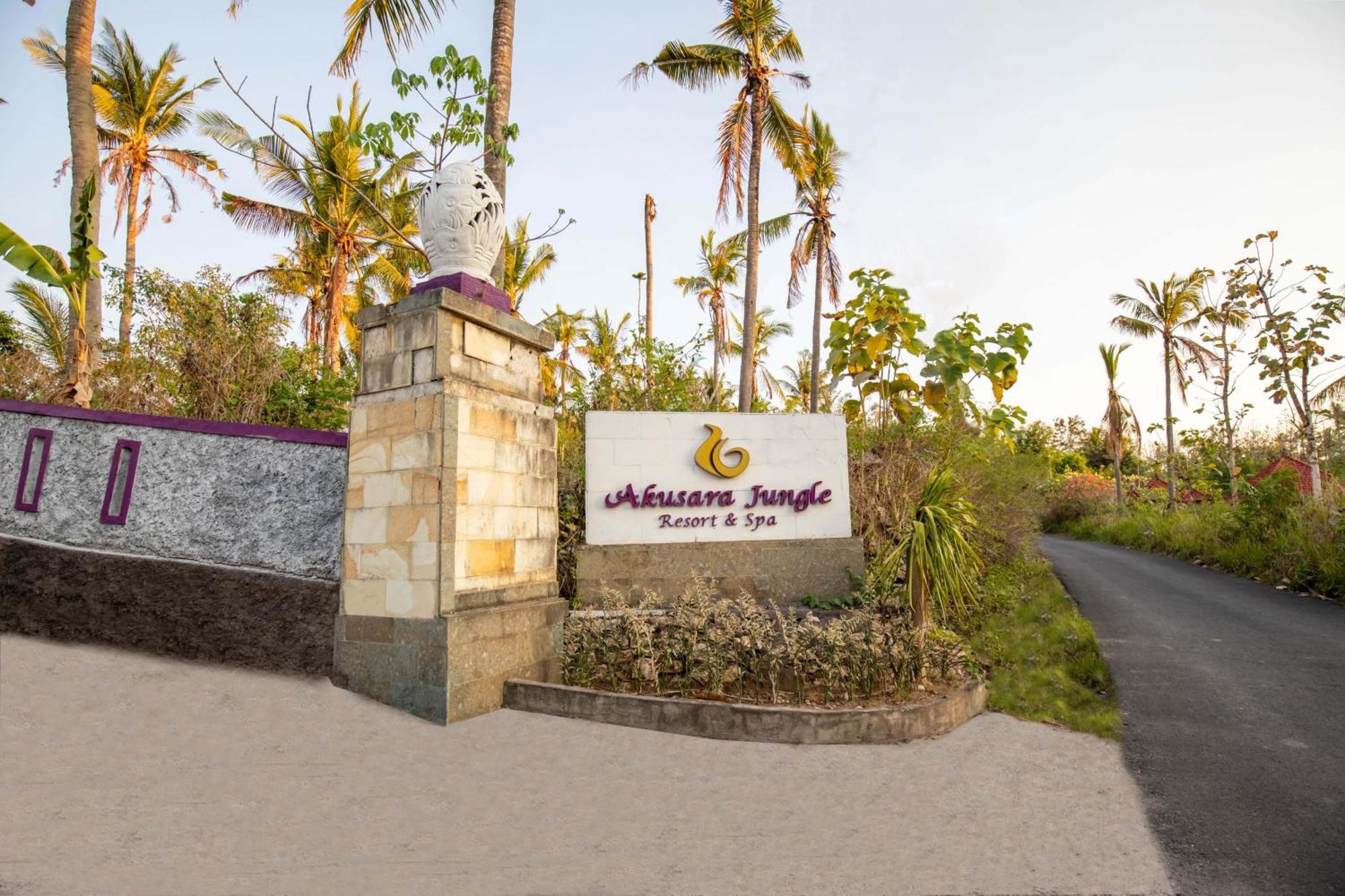 Akusara Jungle Resort And Spa Batununggul Esterno foto
